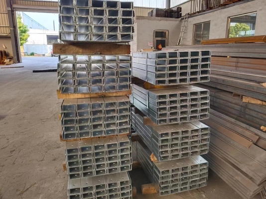 গরম ঘূর্ণিত গ্যালভানাইজড ইস্পাত C বিভাগ Purlins লম্বা
